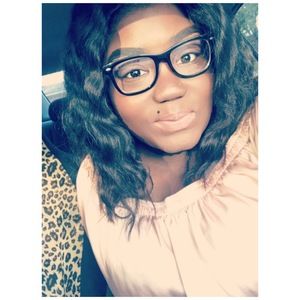 Meet your Posher, Malika